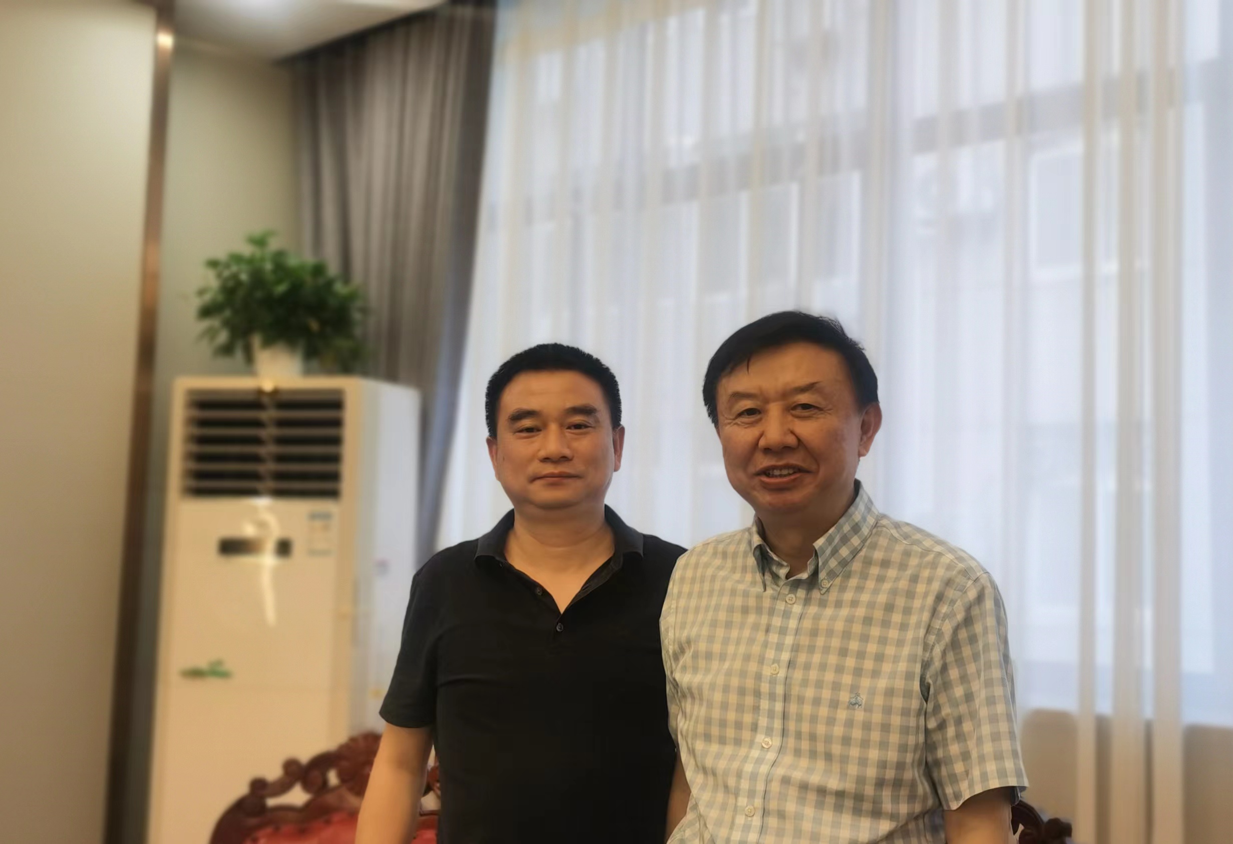 王弢博士帶隊(duì)拜會馬丁院士團(tuán)隊(duì)，啟動HPV自測合作